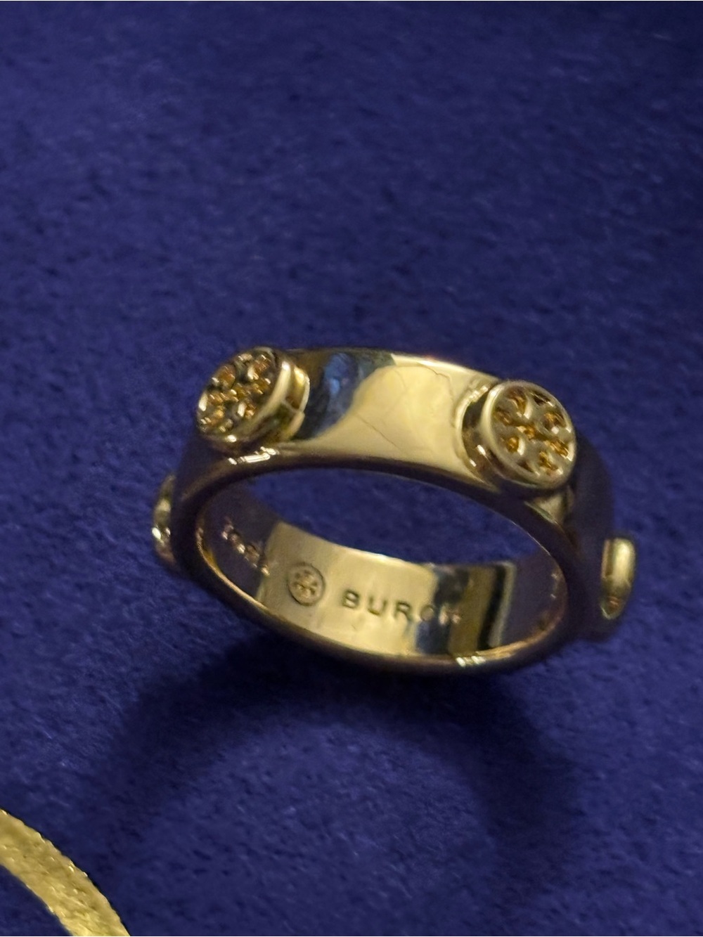 Brand new Tory Burch Polished Gold Logo Accent Band size 7